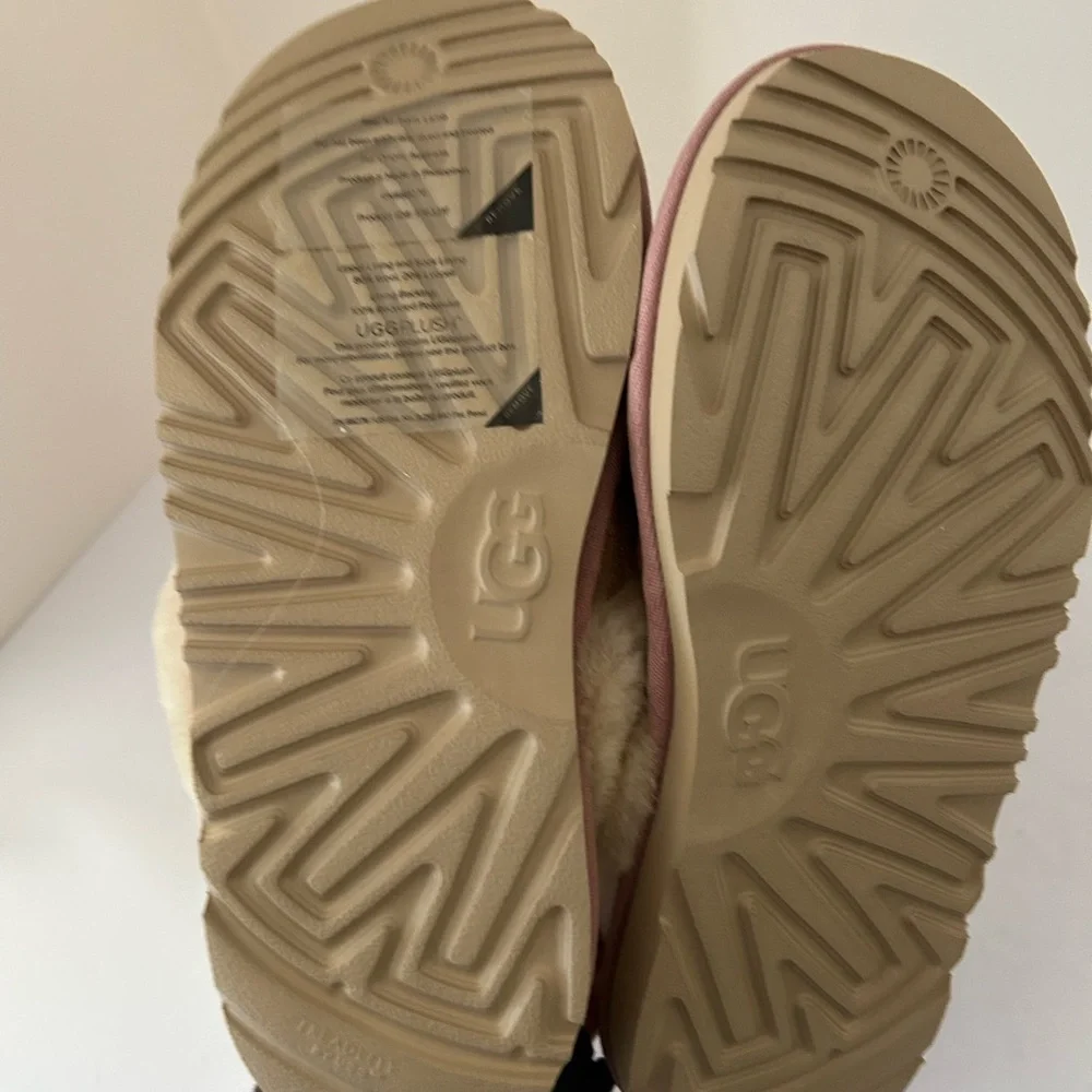 NEW UGG Cozy II Genuine Metallic Glitter Slippers in Rose Gold size 4.